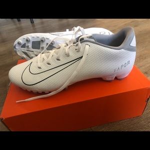 Vapor Untouchable Speed 3 TD Nike Cleats